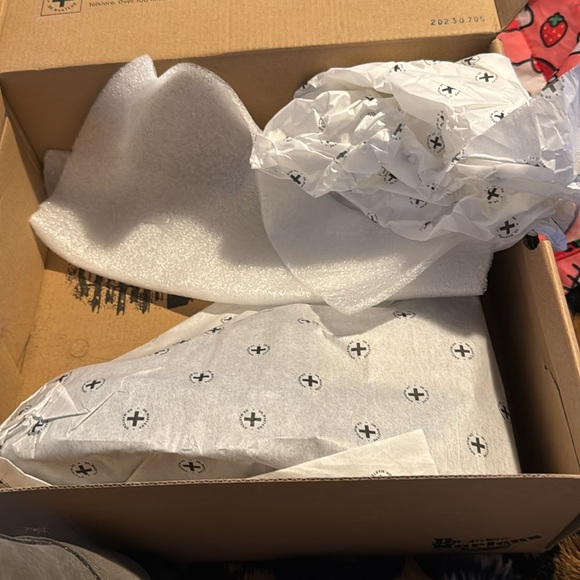 NWT Dr. Marten Jadon - Picture 4 of 4